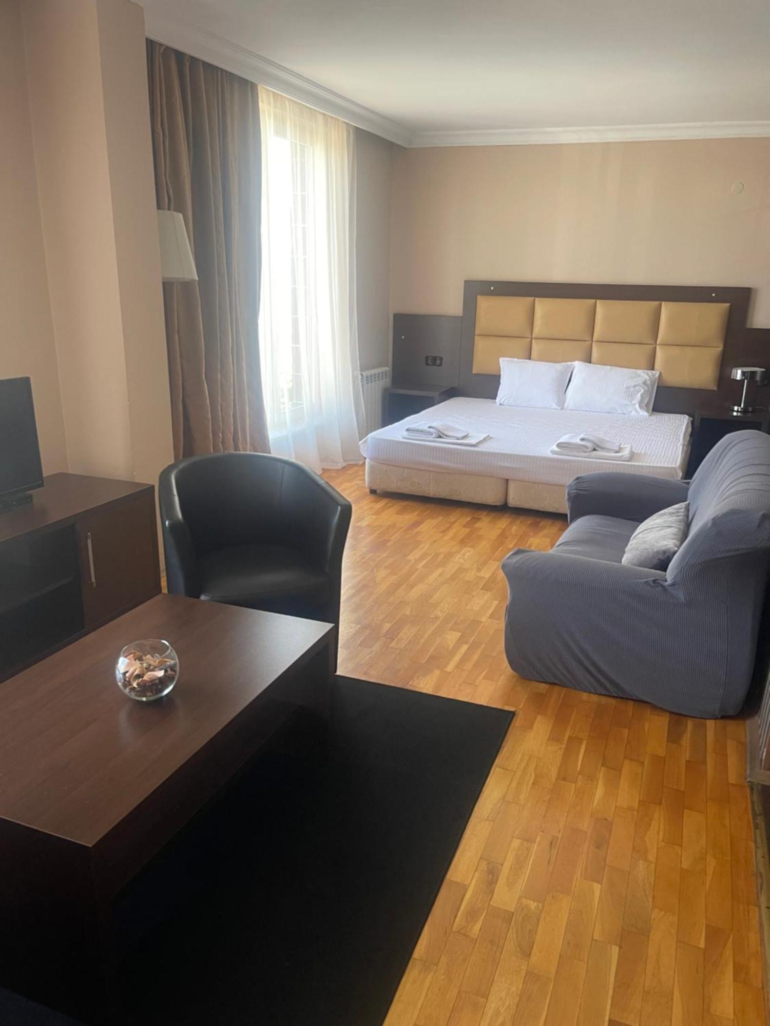 Hotel Consul София Экстерьер фото