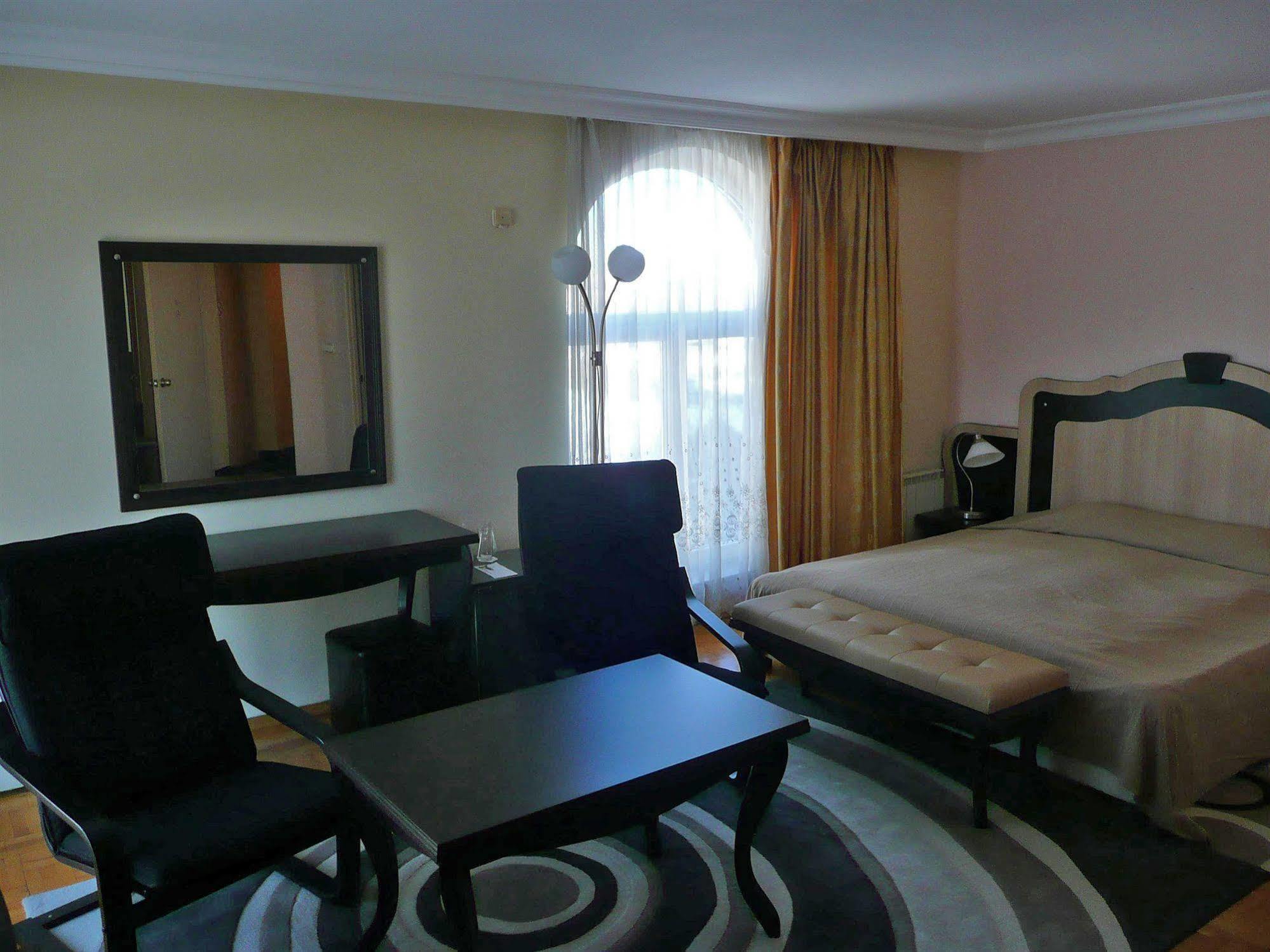 Hotel Consul София Экстерьер фото